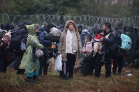 Premierul Poloniei îl acuză pe Vladimir Putin că a orchestrat criza migranților de la granița cu Belarus